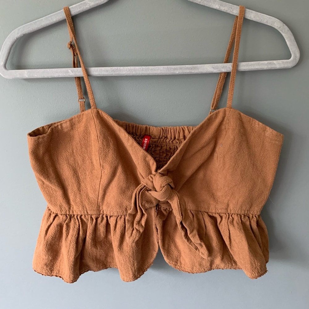 Union Bay front knot ruffle crop top